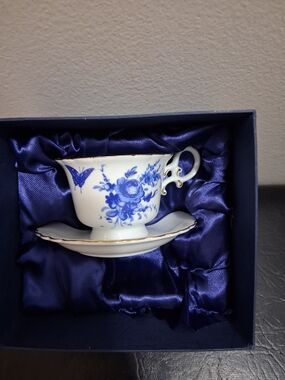 Blue Floral Porcelain Teacup and Saucer Night Light